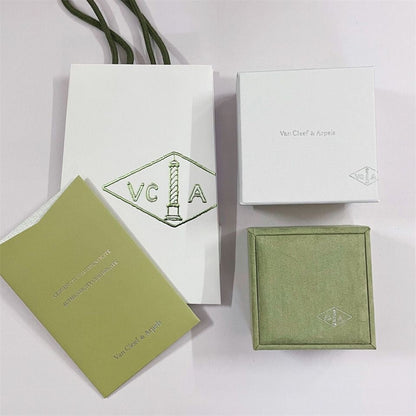 ¡®AuraJewelry¡¯VA CLOVER BRACELET NECKLACE RING BOX GIFT BAG