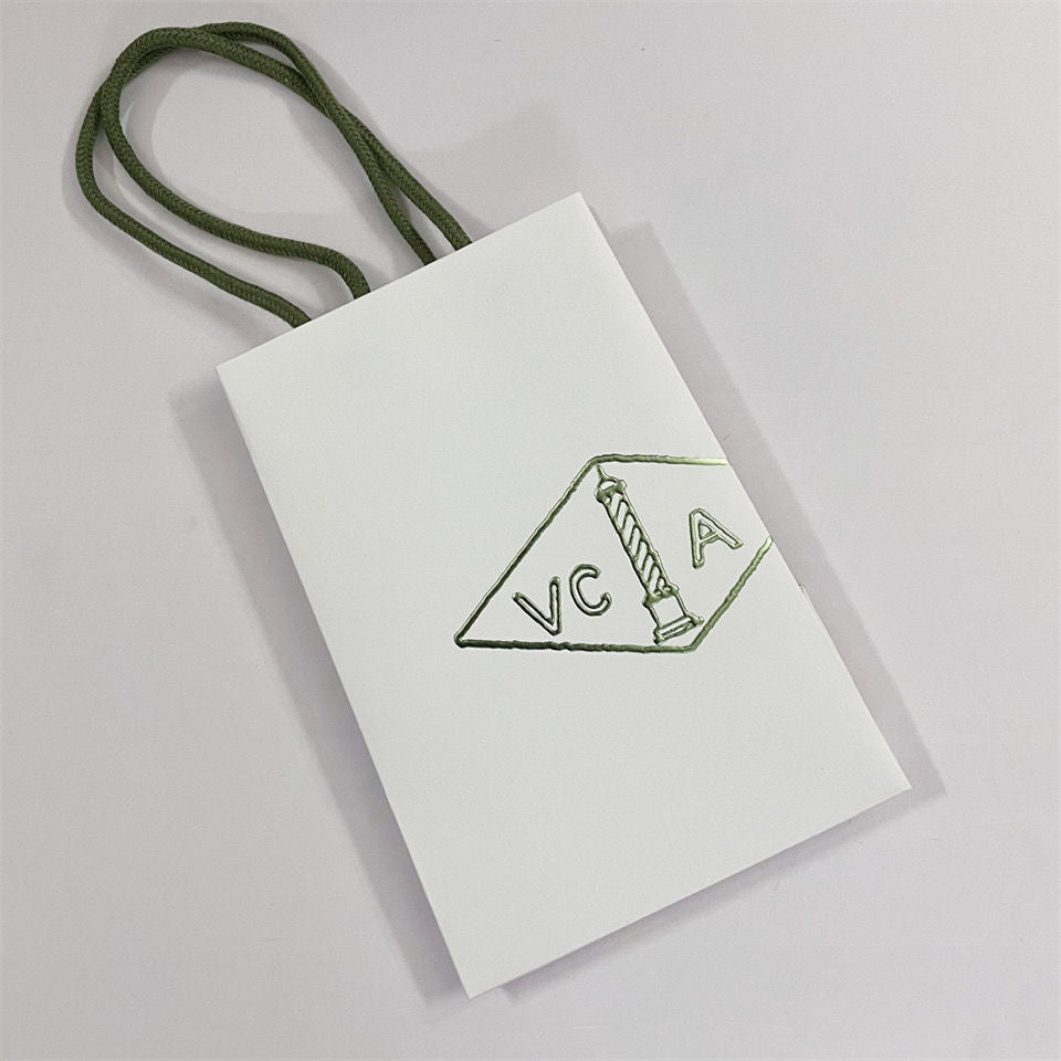 ¡®AuraJewelry¡¯VA CLOVER BRACELET NECKLACE RING BOX GIFT BAG