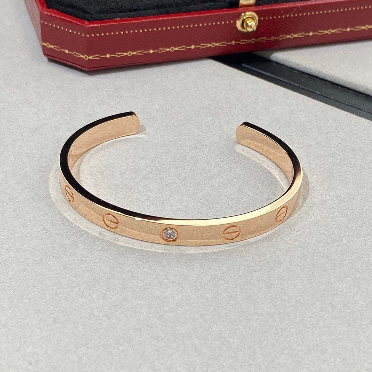 ¡®AuraJewelry¡¯LOVE BRACELET 6.1MM 1 DIAMOND OPEN CUFF