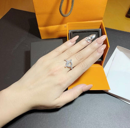 ¡®AuraJewelry¡¯ECHAPPEE RING SILVER DIAMOND