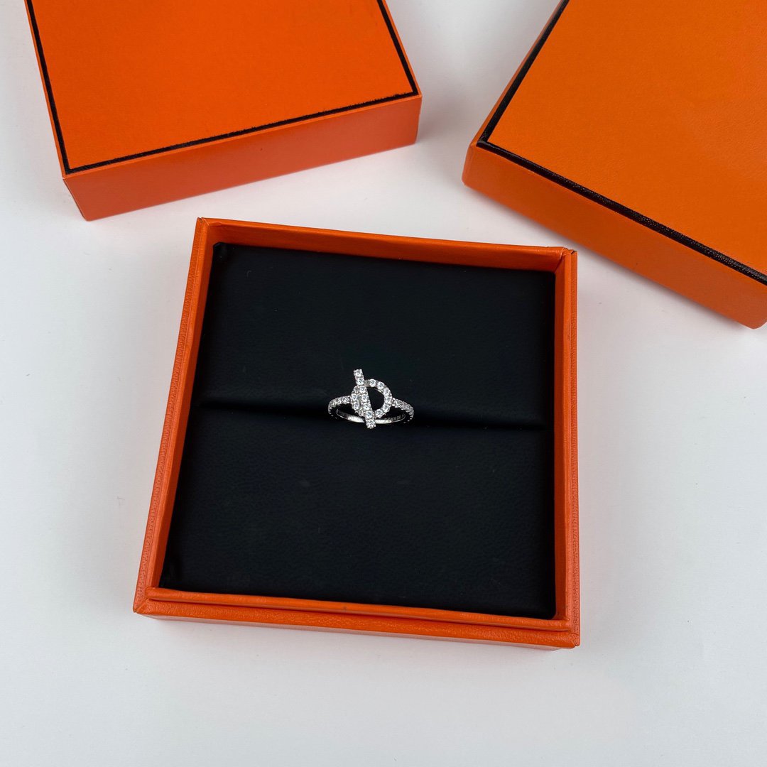 ¡®AuraJewelry¡¯ECHAPPEE RING SILVER DIAMOND
