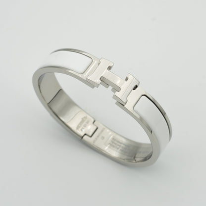 ¡®AuraJewelry¡¯H WHITE BRACELET