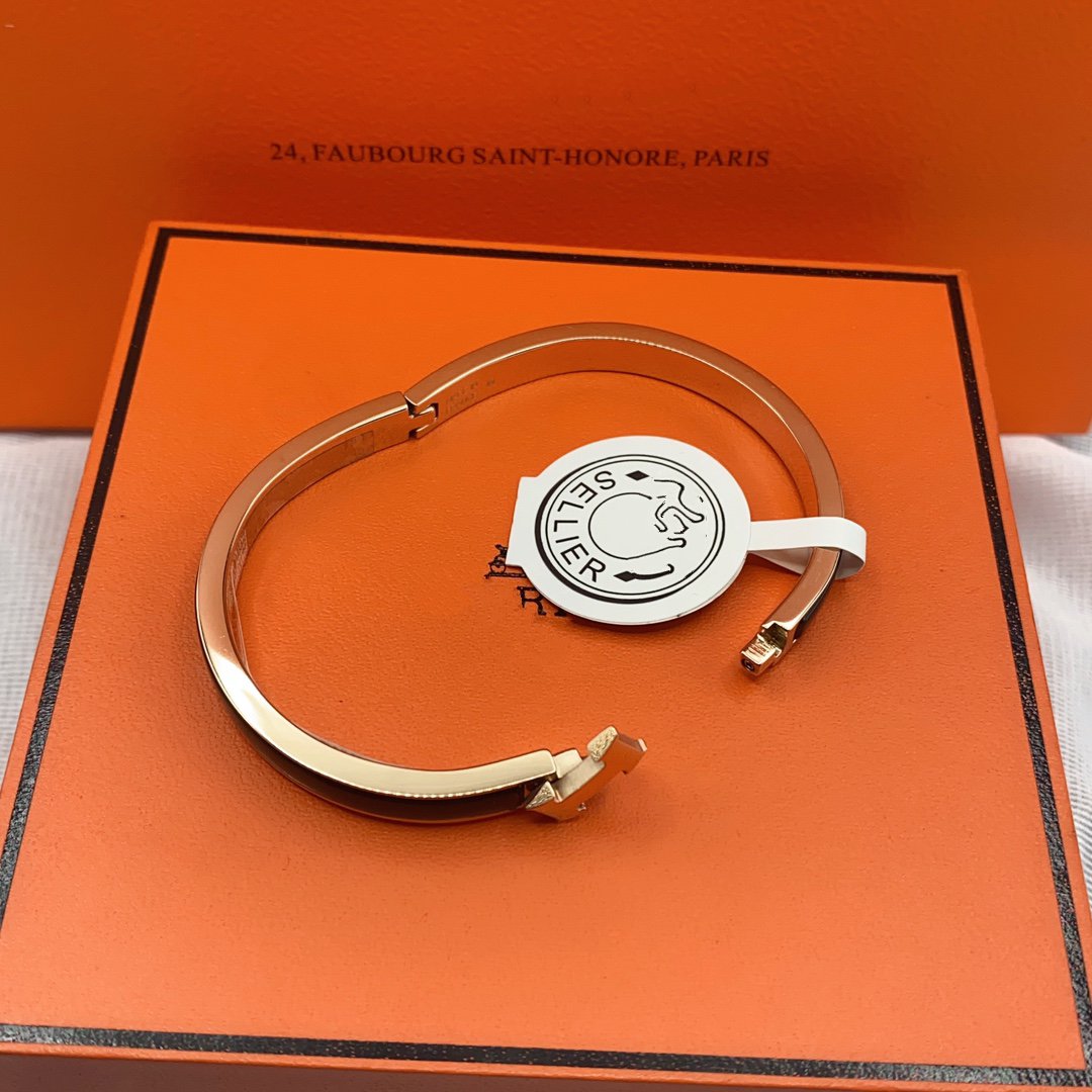 ¡®AuraJewelry¡¯CLASSIC HM CLIC BLACK 8MM ENAMEL BRACELET