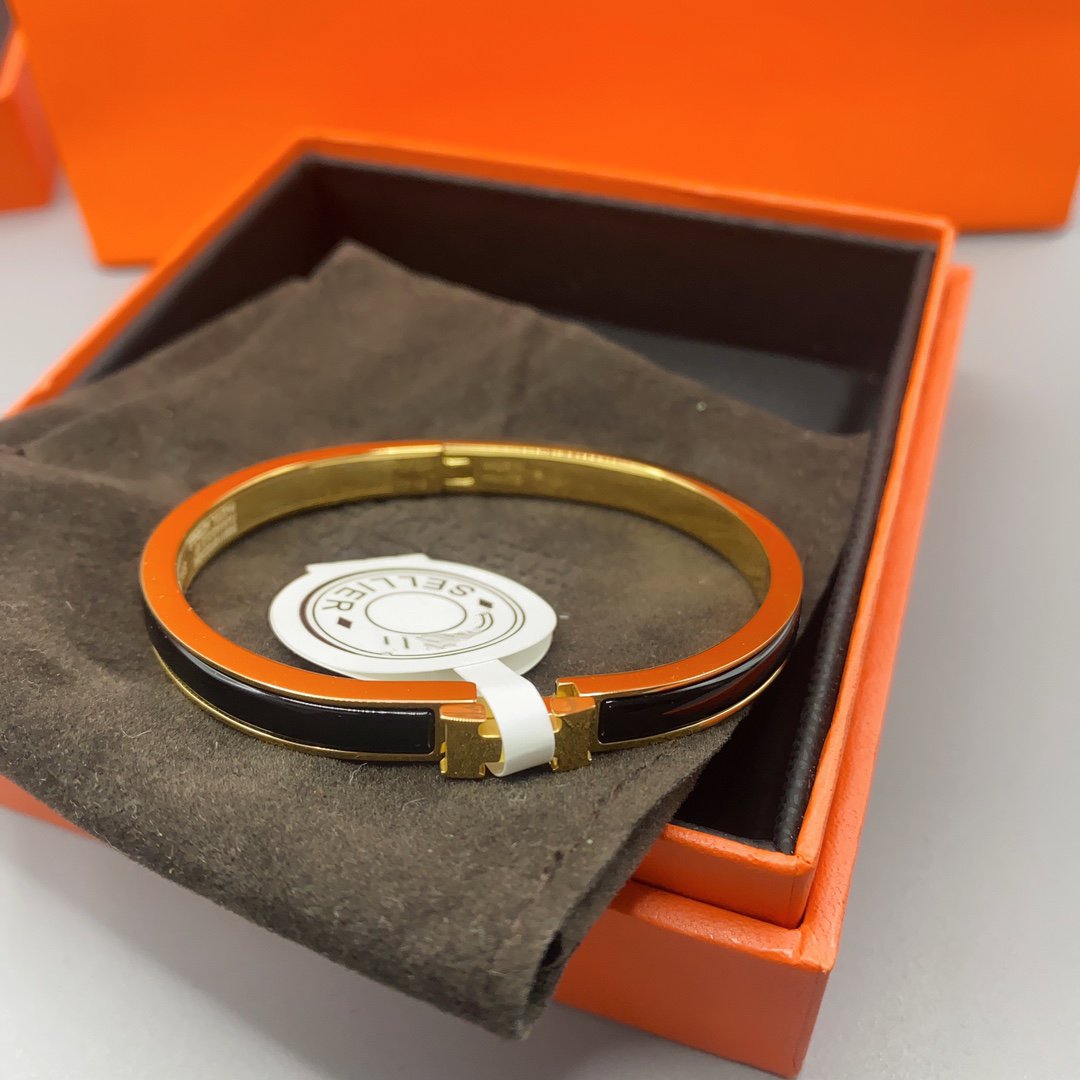 ¡®AuraJewelry¡¯CLASSIC HM CLIC BLACK 8MM ENAMEL BRACELET