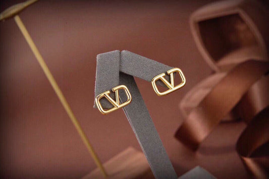 [AuraJewelry]Gold V-shaped stud earrings