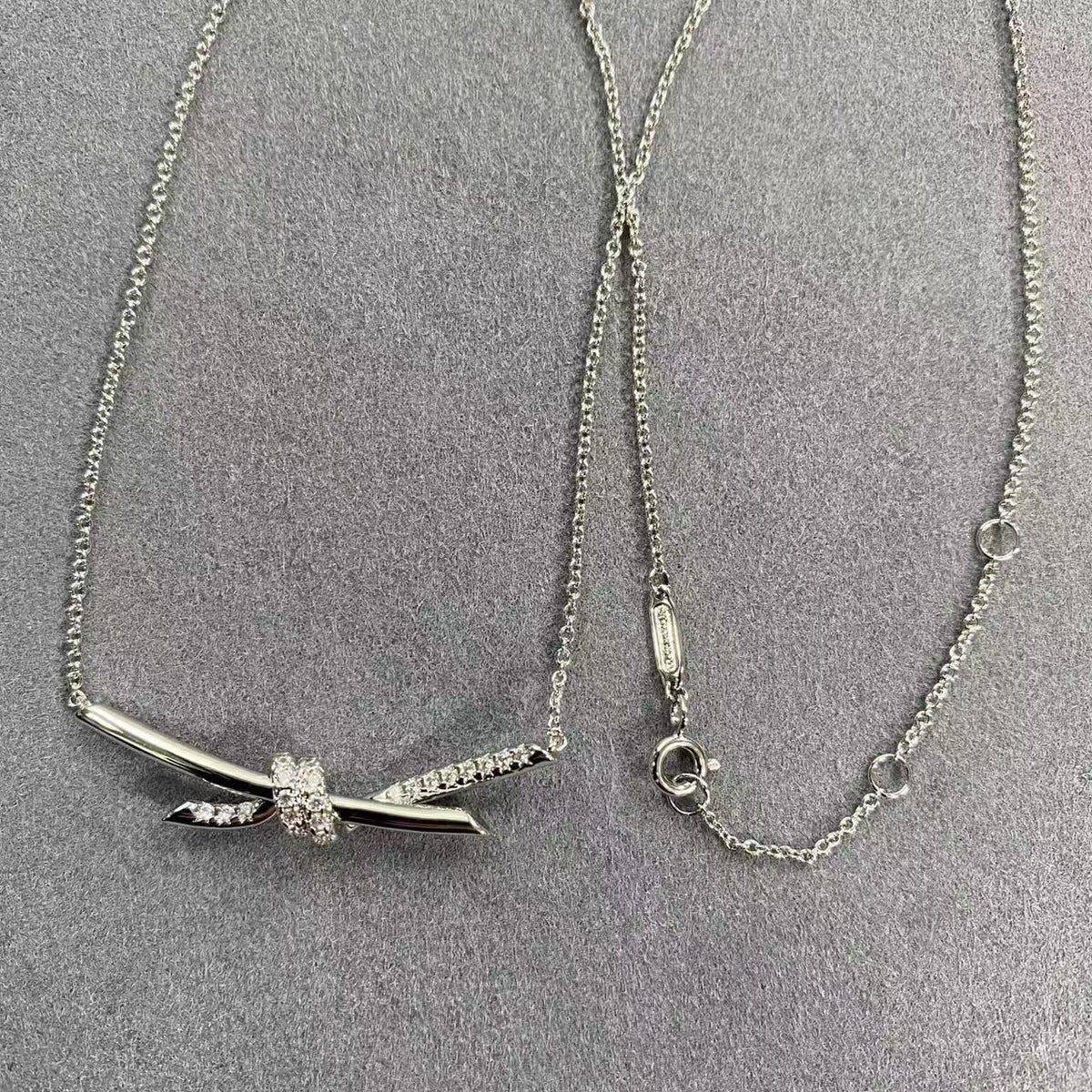 [AuraJewelry]T House Diamond-Studded Knot Necklace