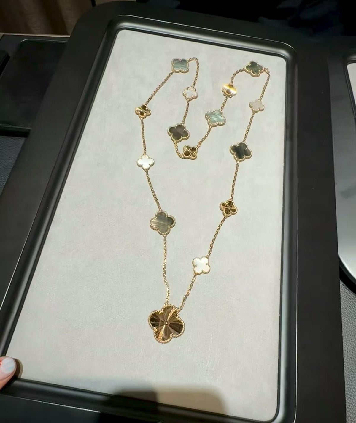 [AuraJewelry]DETACHABLE CLOVER 15(11+4) FLOWER ROSE GOLD NECKLACE SET
