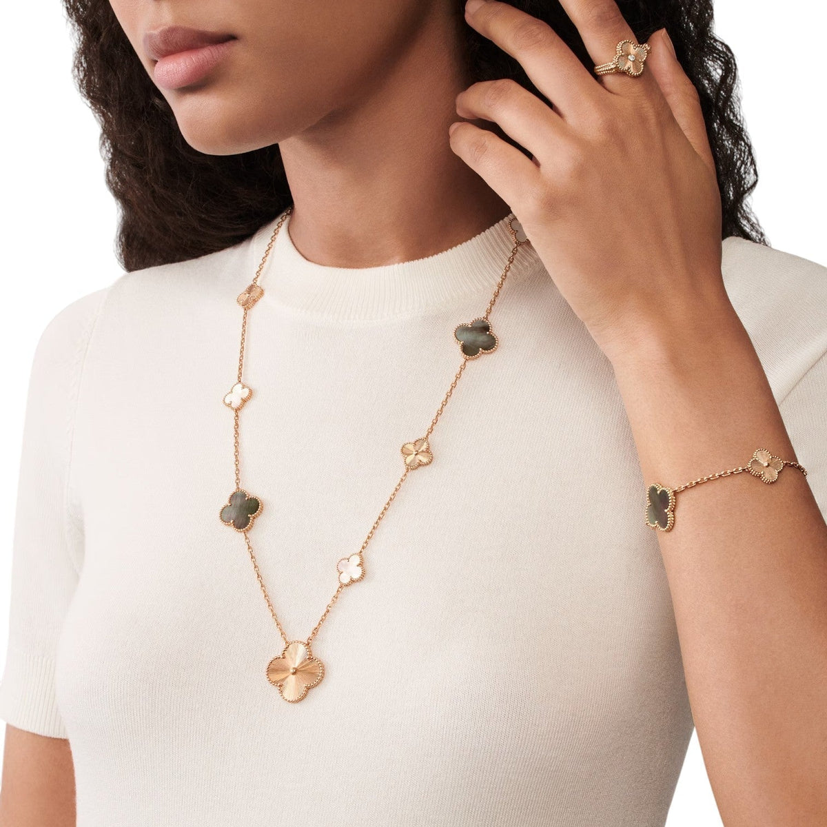 [AuraJewelry]DETACHABLE CLOVER 15(11+4) FLOWER ROSE GOLD NECKLACE SET