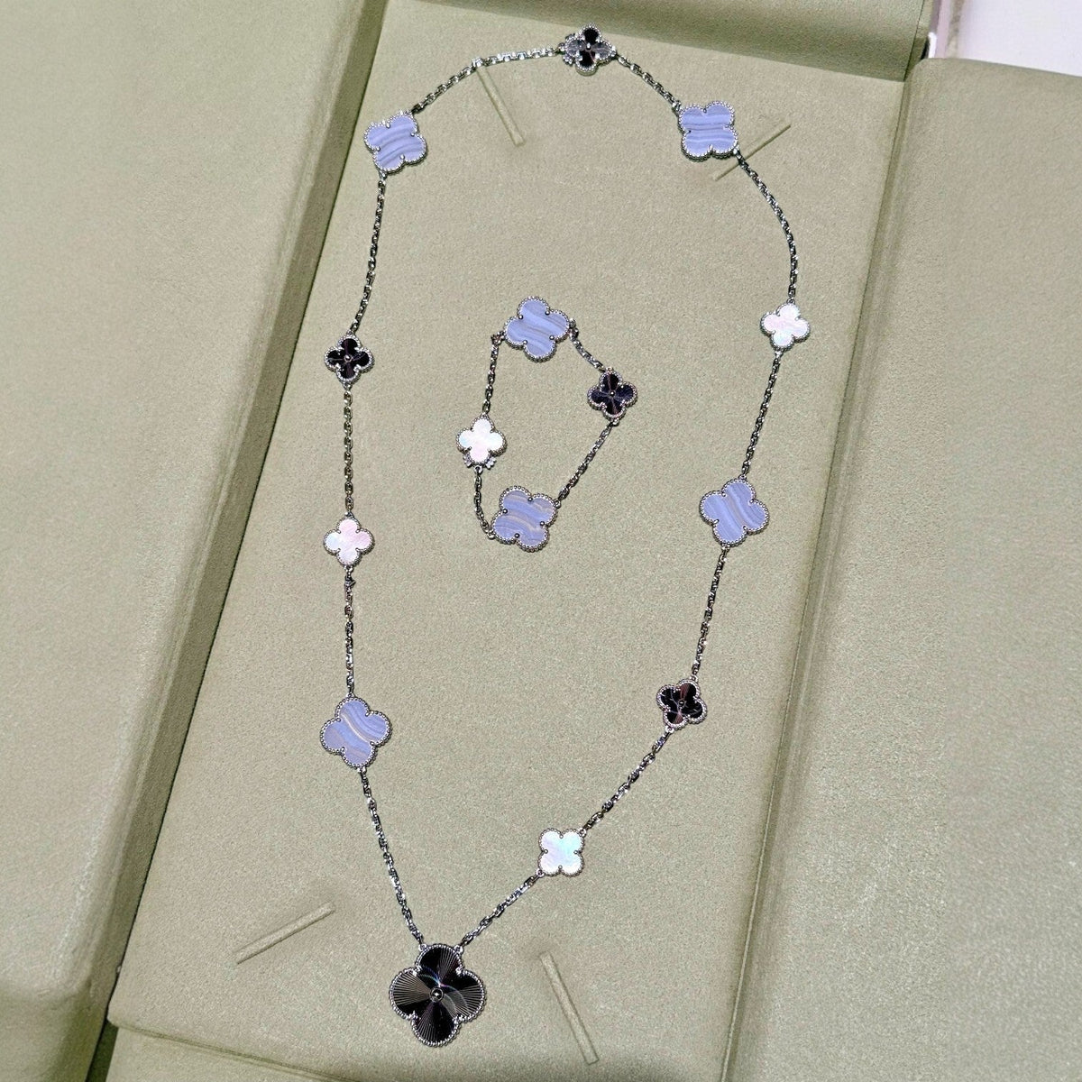 [AuraJewelry]DETACHABLE CLOVER 15(11+4) FLOWER SILVER NECKLACE SET