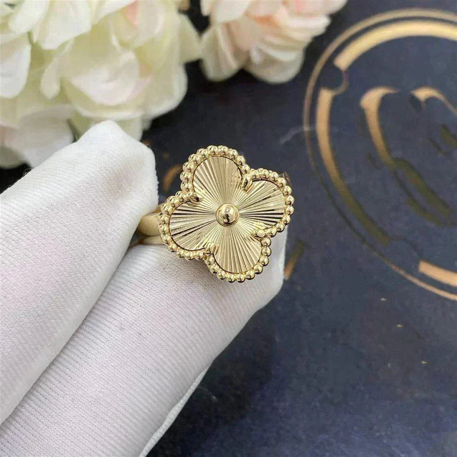 ¡®AuraJewelry¡¯CLOVER GOLD RING