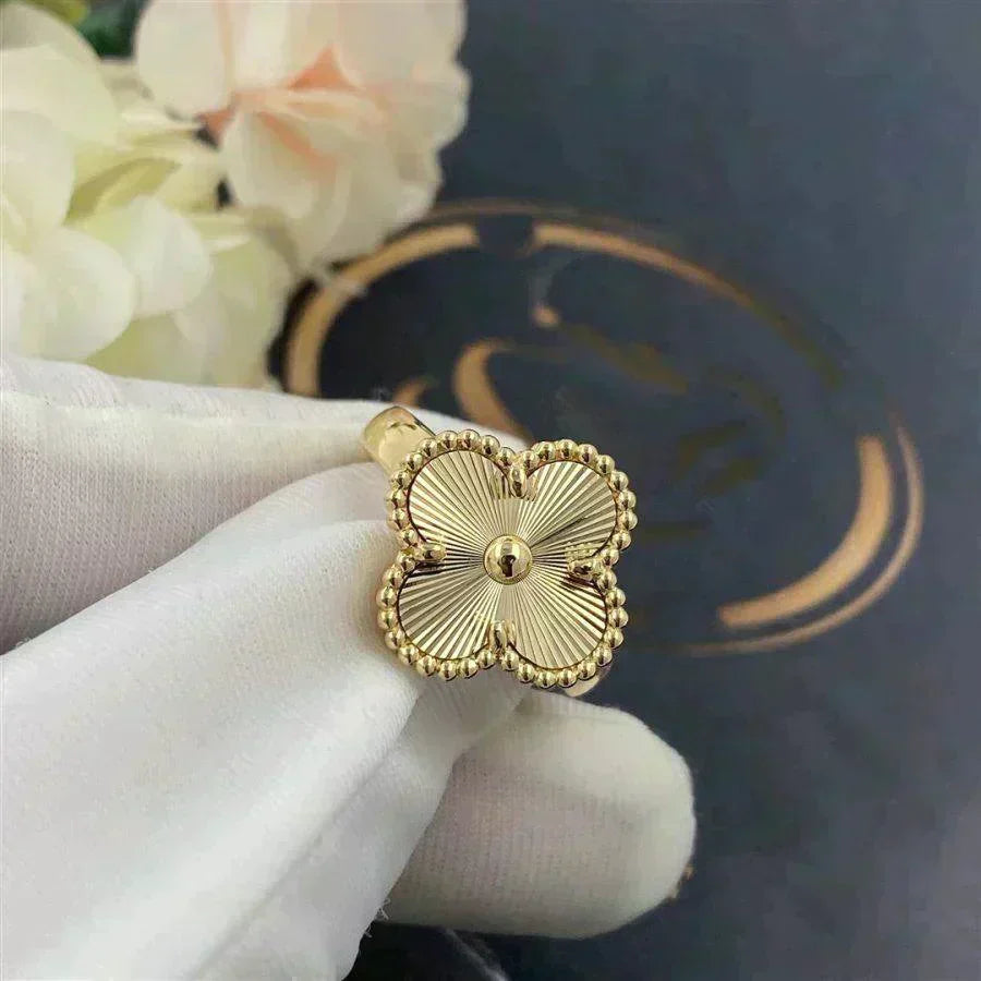 ¡®AuraJewelry¡¯CLOVER GOLD RING