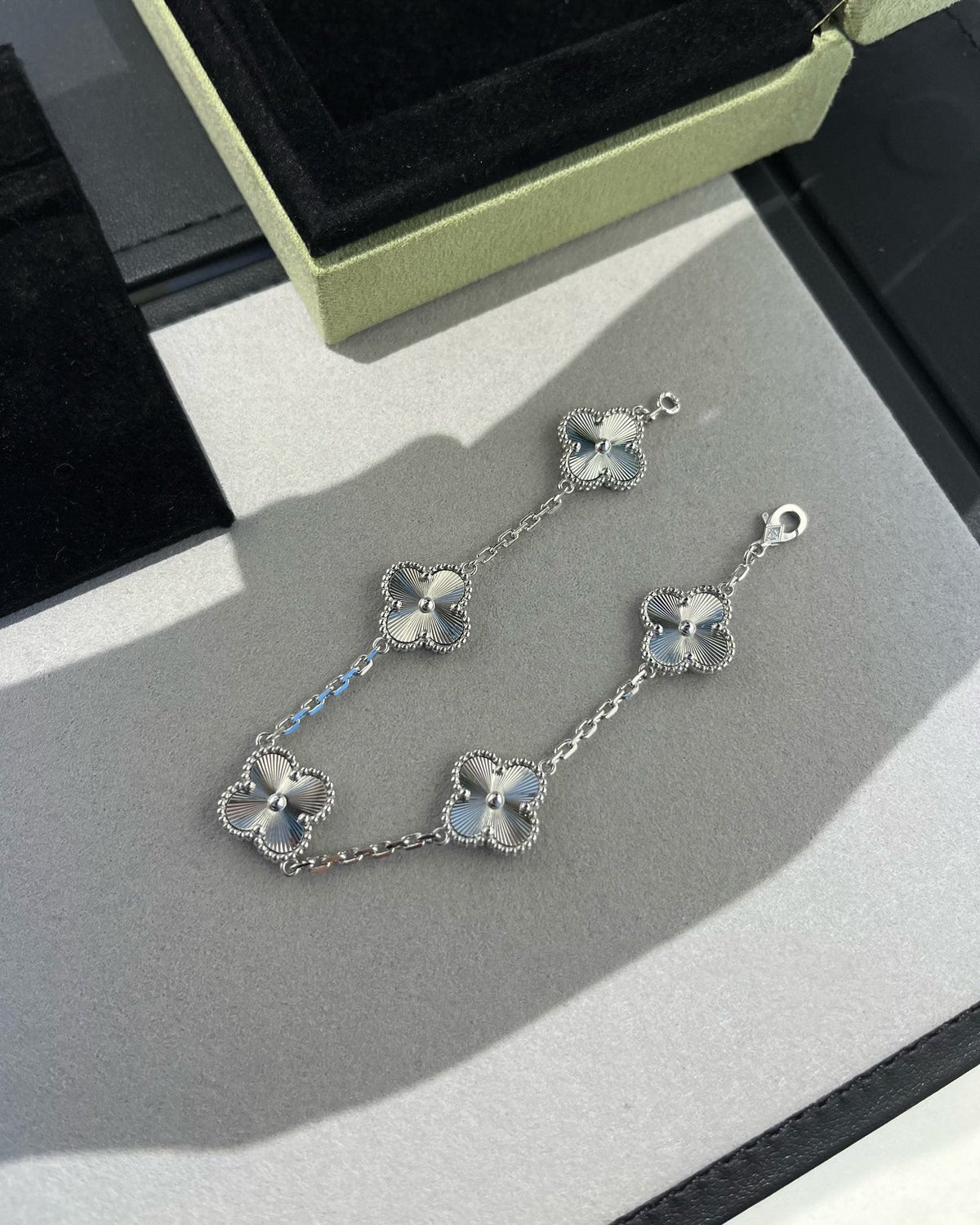 [AuraJewelry]New  CLOVER 5 MOTIF LASER BRACELET COLLECTION